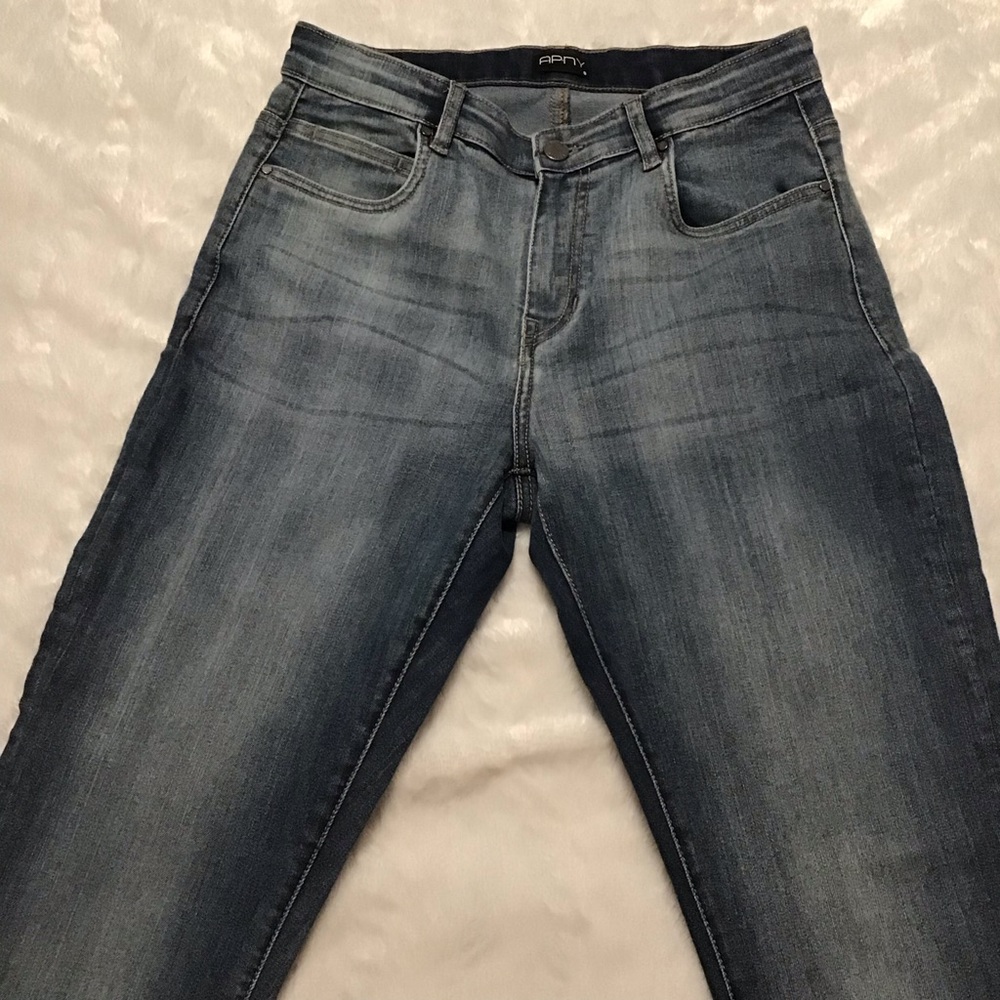 APNY Jeans. Size 6, Straight leg, High Waist